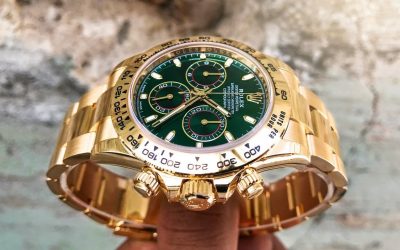 We review the Yellow Gold/Emerald Green Rolex