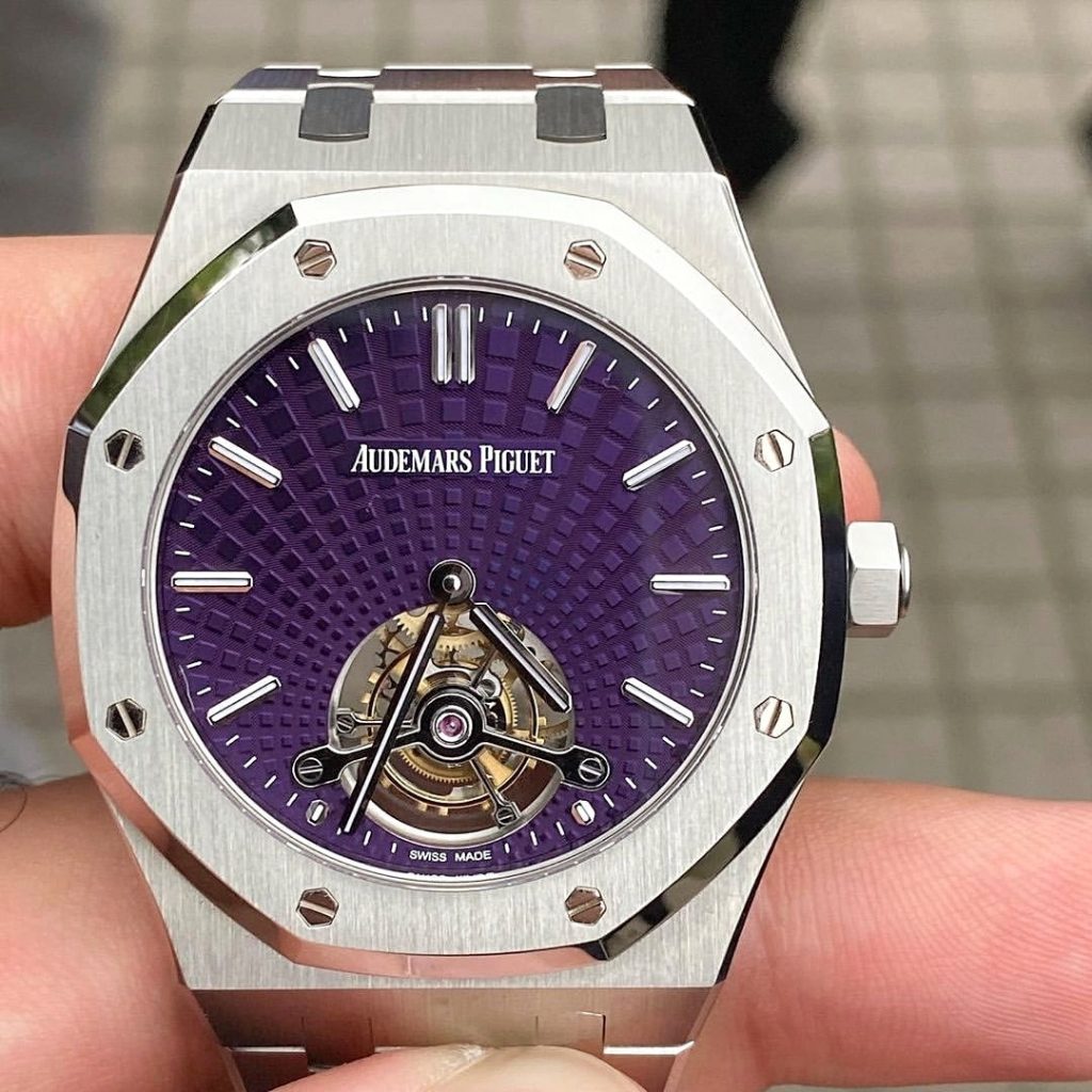 Can you identify this watch?