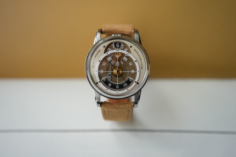 Baltic x SpaceOne Seconde Majeure jumping hour watch with German silver display and blue seconds hand