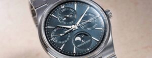 Jaeger-LeCoultre Master Control Chronometre Perpetual Calendar on an integrated bracelet