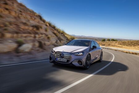 Mercedes-Benz C 400 4MATIC electric in lavender silver
