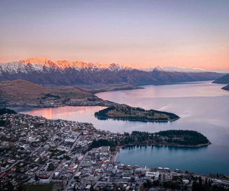 Wānaka or Queenstown and How to Pick the Right South Island Base Lake and mountain scenery near Wānaka and Queenstown in New Zealand’s Southern Lakes