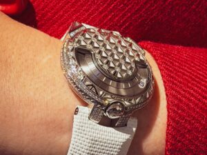 URWERK UR-101 Diamond Sky watch with satellite time display and diamond star dial