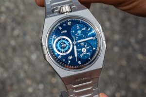 Urwerk Closes the UR-10 SpaceMeter With a Blue Final Edition Urwerk UR-10 SpaceMeter Blue Final Edition with blue dial and titanium bracelet