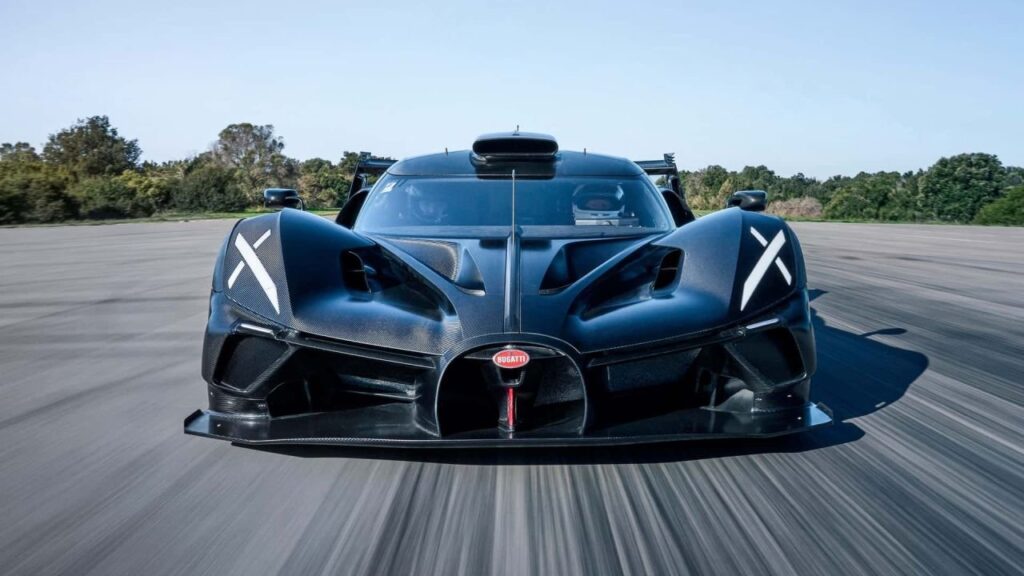 Bugatti Programme Solitaire Readies a Chiron-Derived One-Off With Bolide and Tourbillon DNA Bugatti Programme Solitaire one-off imagined with Bolide and Tourbillon-inspired design cues