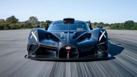 Bugatti Programme Solitaire Readies a Chiron-Derived One-Off With Bolide and Tourbillon DNA Bugatti Programme Solitaire one-off imagined with Bolide and Tourbillon-inspired design cues