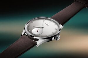 Oris Hölstein Edition 2026 with light grey dial and grey suede strap