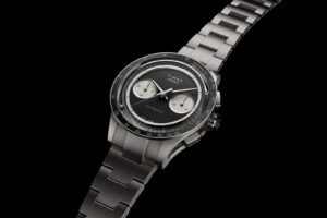 Timex Atelier Chronograph Automatic M1a Ti with reverse panda dial