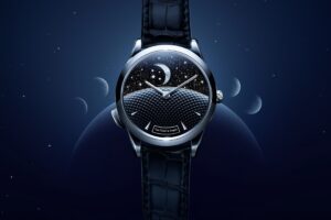 Van Cleef & Arpels Gives the Midnight Jour Nuit a Lunar Automaton Van Cleef & Arpels Midnight Jour Nuit Phase de Lune watch with aventurine sky dial