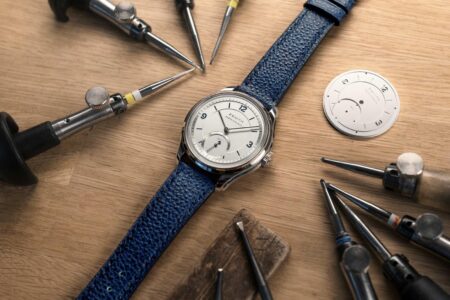 Zenith Opens Its Double Signed Program With Naoya Hida and the G.F.J. Calibre 135 Zenith G.F.J. Calibre 135 Double Signed with Naoya Hida platinum watch with silver dial and blue Urushi markers