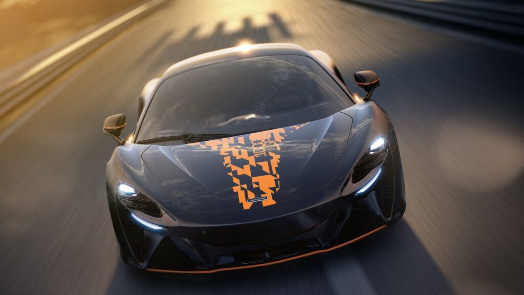 McLaren Artura 1000GP Marks a Thousand Formula 1 Starts in Papaya McLaren Artura 1000GP with Papaya orange Formula 1 inspired accents