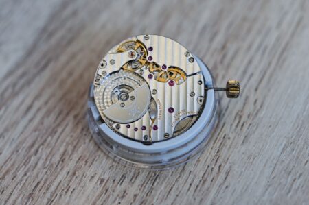 Vaucher’s VMF 5500 Refines the Ultra-Thin Micro-Rotor Formula Vaucher Manufacture Fleurier VMF 5500 ultra-thin micro-rotor movement