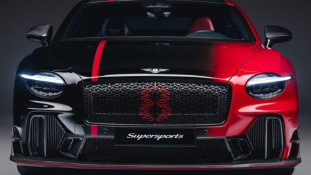 Bentley Supersports gets a dramatic Mulliner colour fade Bentley Supersports with Mulliner Dragon Red II to Black Crystal colour fade