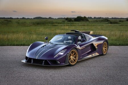 Hennessey Venom F5-M Puts 2,031 bhp Through a Gated Manual Hennessey Venom F5-M Roadster with gated manual gearbox