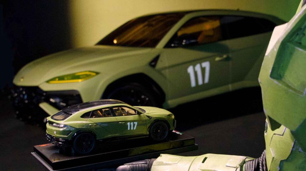 Lamborghini gives the Urus SE a Master Chief 117 makeover Lamborghini Urus SE Master Chief 117 Edition inspired by Halo with matte green finish and gold-tinted windows