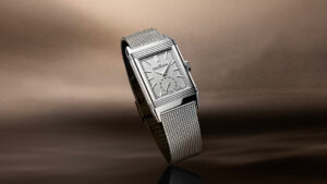 Jaeger-LeCoultre Brings Gold, Gems and Milanese Mesh to the Reverso Tribute Monoface Jaeger-LeCoultre Reverso Tribute Monoface Or Deco watch in gold with Milanese bracelet