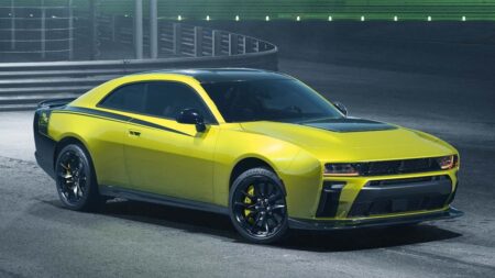 2027 Dodge Charger Super Bee returns with 600 hp Sixpack power 2027 Dodge Charger Super Bee performance muscle car with aggressive front fascia