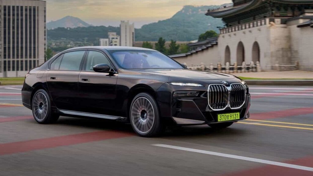 BMW M340i Touring, 7-Series and X7 limited editions for Korea