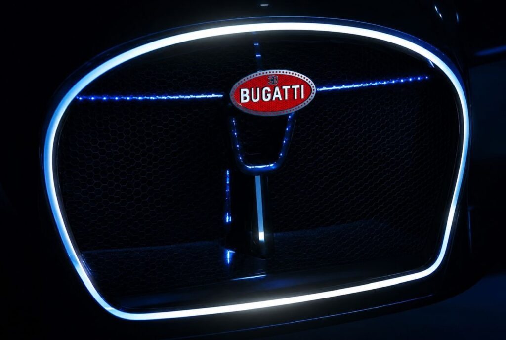 Bugatti Destrier Brings the Solitaire Coachbuilt Line Back to W16 Drama Bugatti Destrier one-off Solitaire hypercar concept silhouette