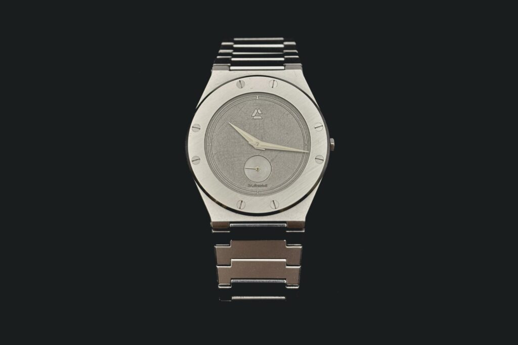 Ceon GR-01 Puts Brazilian Independent Watchmaking on the Map Ceon GR-01 ultra-thin Brazilian independent watch in VC-150 steel