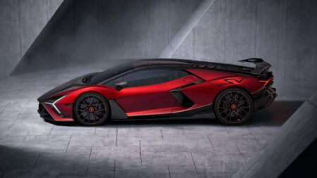 Salon Privé 2026 brings Lamborghini, BRABUS and Giamaro debuts to Blenheim Palace Lamborghini Revuelto SV and luxury supercars displayed at Salon Privé at Blenheim Palace
