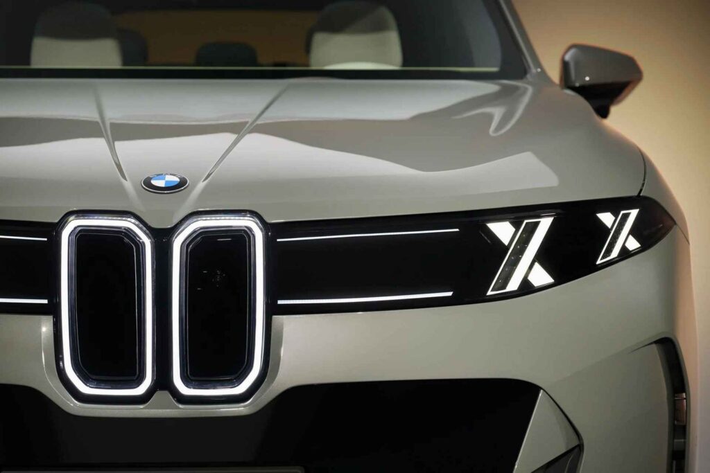 Fifth-generation BMW X5 luxury SUV previewed for Australia