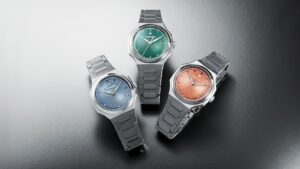 Atelier Wen Perception V3 watch with hand-guilloché dial and integrated stainless steel bracelet