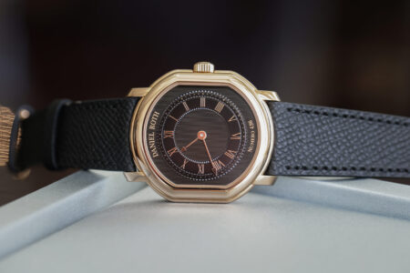 Daniel Roth Extra Plat Rose Gold Gilt Brings Black-Dial Restraint to Ultra-Thin Gold Watchmaking Daniel Roth Extra Plat Rose Gold Gilt watch with black guilloché dial and rose gold double ellipse case
