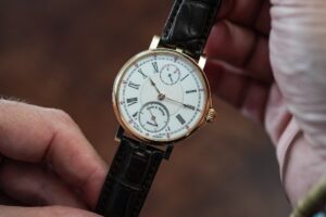 Lang & Heyne Friedrich III Power Reserve watch with ceramic dial and rose gold case