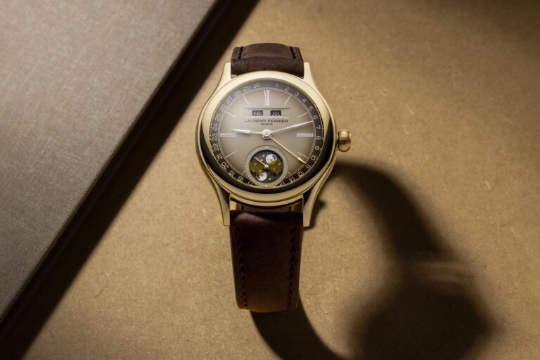 Laurent Ferrier Sets the Classic Moon Dusk in Yellow Gold Laurent Ferrier Classic Moon Dusk Série Atelier in yellow gold with taupe chocolate gradient dial