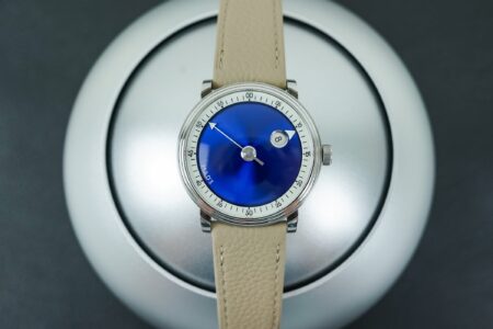 M.A.D.Editions M.A.D.3 Vincent Calabrese watch with wandering jumping hour display