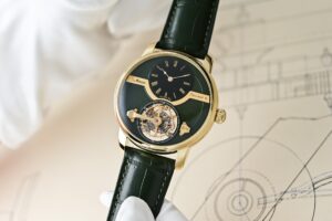 Minerva Exo Tourbillon Limited Edition 18 Brings the Suspended Regulator Back in Olive Green Minerva Exo Tourbillon Limited Edition 18 in yellow gold with olive green dial