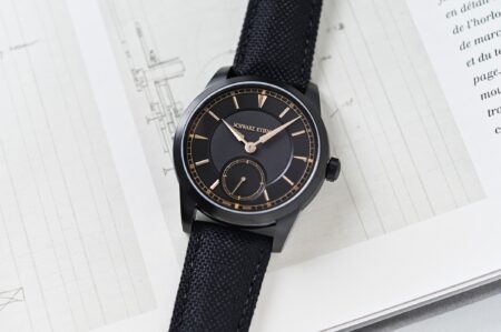 Schwarz Etienne Gives the 1902 Petite Seconde a Darker Golden Hour Schwarz Etienne 1902 Petite Seconde Heure Dorée with black DLC titanium case and gold-toned dial accents