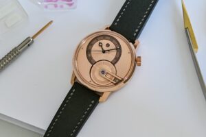 Armin Strom Tribute³ Au750 rose gold watch with guilloché dial