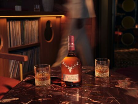 The Dalmore Cigar Malt Signature Reserve Aged 18 Years bottle with scarlet gift carton