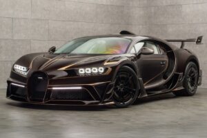 Mansory Bugatti Chiron Vivere in dark brown with gold accents