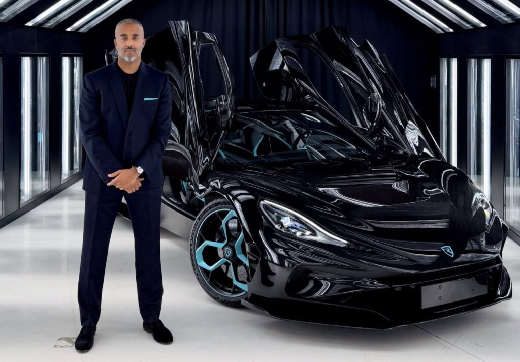 First Rimac Nevera R Delivered as 2,107 HP Customer Cars Begin Rimac Nevera R electric hypercar at a factory handover