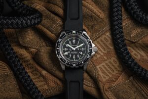 Marathon 41mm Titanium GSAR military dive watch with titanium case and black rubber strap