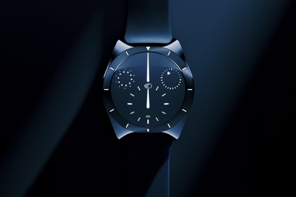 Ressence TYPE 10 DN Brings Its Own Movement to the Oil-Filled Display Ressence TYPE 10 DN Dark Knight oil-filled watch in deep blue titanium with integrated rubber strap