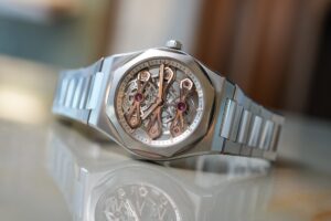 Girard-Perregaux Laureato Fifty Three Gold Bridges with rose gold accents